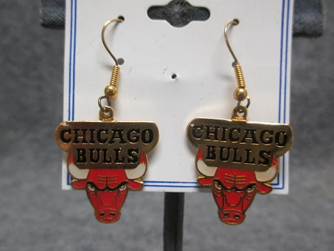 NOS 1992 Chicago Bulls Gold Tone & Enamel Dangle Drop Earrings Peter David Inc Cover