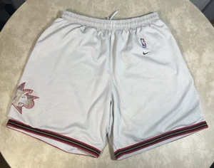 Vintage Nike Philadelphia 76ers White Mesh Basketball Shorts Size XL 1077 - Picture 1 of 9