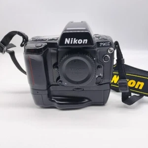Nikon F90X fotocamera reflex pellicola 35 mm con impugnatura MB-10 e cinghia testata dal Giappone - Foto 1 di 14