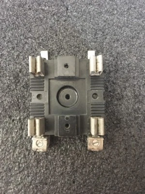 KIT DE ENCHUFE MEDIDOR MURRAY CROUSE HINDS 125A USADO Foto 1 de 4