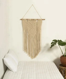 Macrame Woven Wall Hanging Tapestry Handmade BOHO Chic Bohemian Art Wall Decor - Foto 1 di 3