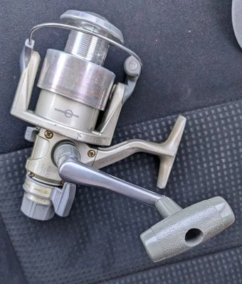 Shimano Aero Symetre 4000 Rear Drag Spinning Reel, Made In Japan, 4 Bearings - Image 1 of 3