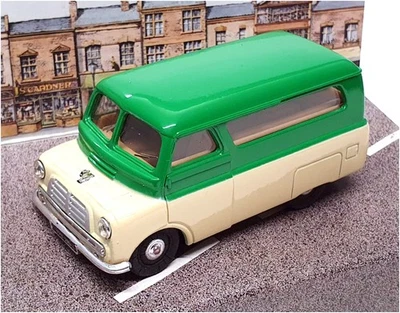 Corgi 1/43 Scale D982 - Bedford CA Dormobile - Green/Cream - Image 1 of 4