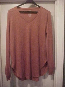 Nine West Soft Spun Textured Long Sleeve Tee Shirt Gr. L V-Ausschnitt Rost Orange NEU - Bild 1 von 7