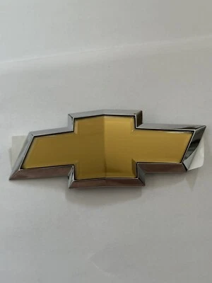 2012 2013 2014 2015 Chevrolet Captiva Sport Front Grille Emblem 22909142 OEM Foto 1 de 4