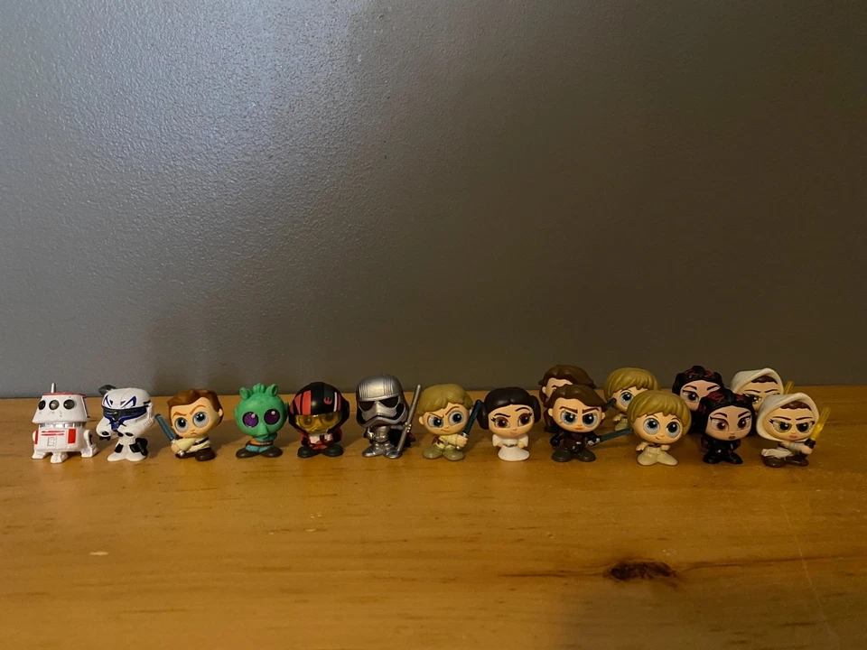 Lote de 16 figuras Star Wars Doorables R5-D4 Rex Greedo Phasma Luke Leia Anakin Foto 1 de 3