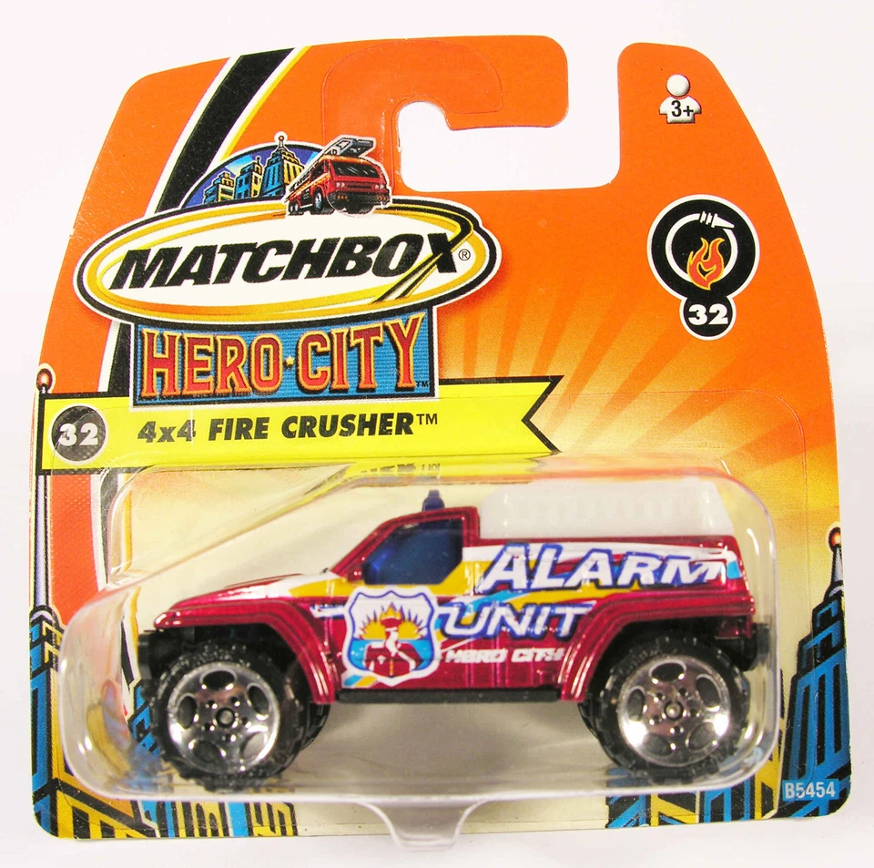 MINT MATCHBOX 32 4X4 FIRE CRUSHER HERO CITY IN SEALED CARD BNH - Image 1 of 1