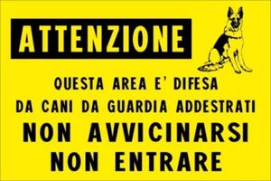 CARTELLO ATTENTI CANE TARGA CARTELLI CANI ADDESTRATI ALLUMINIO  3mm 4 FORI 30X20 - Foto 1 di 1