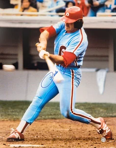 PETE ROSE AUTOGRAPHED 16X20 PHOTO PHILADELPHIA PHILLIES PR HOLO STOCK #211006 - Picture 1 of 4