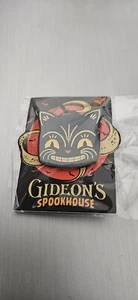 Gideon's Bakehouse Spookhouse Black Cat Glow In Dark Limited Edition Pin 2024 - Bild 1 von 2