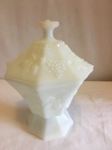 Vintage Milk Glass Lidded Compote Grape PatternAnchor Hocking White - Picture 1 of 12