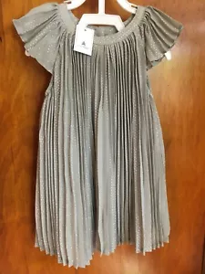 NEW BabyGap Girls 12-18 Months Gray Pleated Flutter Dress - Picture 1 of 6