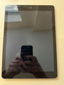 Apple iPad Air A1474 gris sidéral défectueux - Photo 1/4