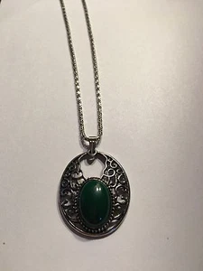 TIBETAN SILVER OVAL GREEN SHAPED NECKLACE-N803 - Picture 1 of 2