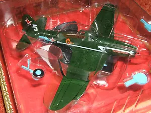 Ilyushin Il-10 Beast Sturmovik Soviet Air Force 15th diecast IXO 1:72 metal - Picture 1 of 3