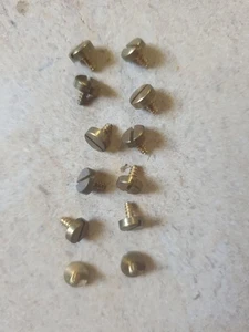 JOUEF HO: 12 vis pour attelages à boucle métalliques tête cylindrique. - Photo 1/1