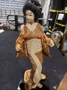 Rara bambola geisha giapponese vintage con tamburo fatta a mano 17" corpo in seta - Foto 1 di 4