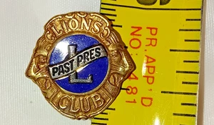 Vintage LIONS CLUB "PAST PRES" President Tie Tack Lapel Pin 3-D GOLD FILLED - Picture 1 of 3