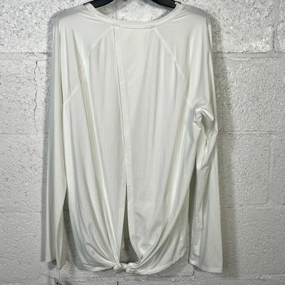 Top de mujer ID Ideology activo perforado manga larga blanco mediano  Foto 1 de 4