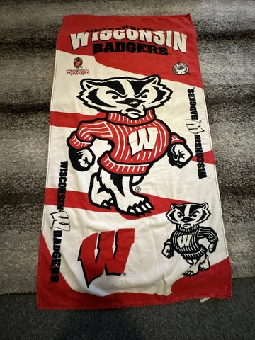 University Of Wisconsin Wisconsin Badgers 57x53” Beach Towel Used Vintage Red Cover