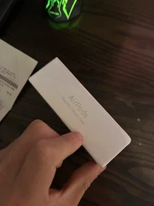 Airpods 3ème génération avec étui de charge sans fil MagSafe - Photo 1 sur 3