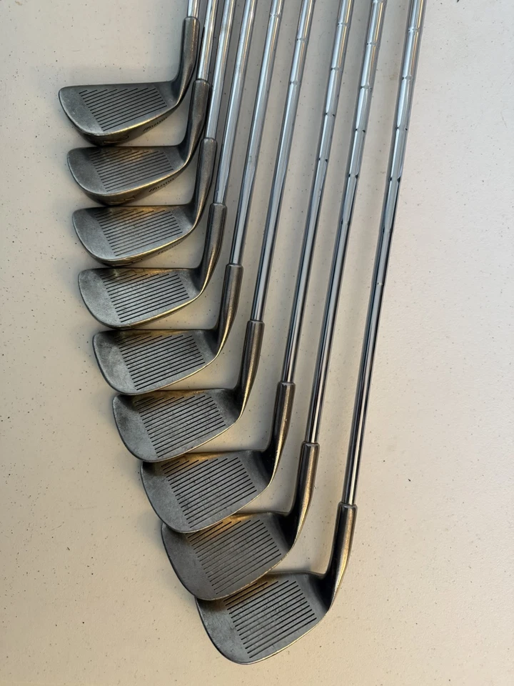 Mizuno Altron FWD irons 2 thru Pw golf clubs RH stiff steel shafts dynaflex 1100 - Image 1 of 4