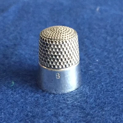 DEDAL DE PLATA ESTERLINA VINTAGE (#8) Foto 1 de 4