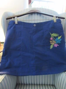 NWT...FRESH PRODUCE CASUAL AND COMFY FLORAL CRUISER SKORT   (M) RETAIL $69  - Picture 1 of 2