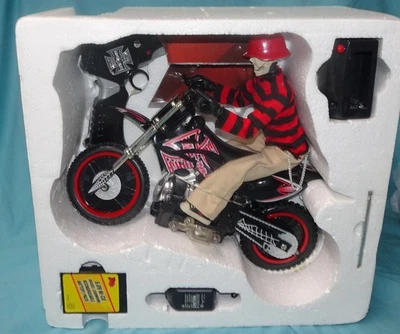 READ EVERYTHING = West Coast Choppers Jesse James Skull Riderz RC Motorcycle - Image 1 of 4