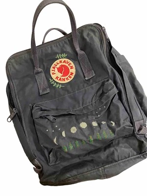 Mochila Fjallraven Kanken Bordada Noche Azul Marino Bosque Luna Foto 1 de 4