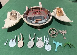 Playmates USS Enterprise 1995 NCC-1701-D Star Trek incompleto + 9 barcos de colección leer - Imagen 1 de 24
