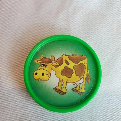 Fisher Price Barnyard Bingo 1994 pieza de repuesto verde vaca moneda ficha juego Foto 1 de 2