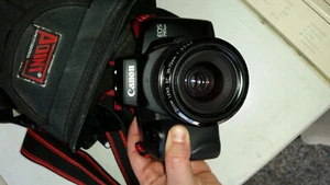 camera Canon EOS 750 QD, usata, originale, con custodia a tracolla  - Foto 1 di 4