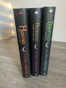 A House of Night Novel 3 Book Lot Burned, Tempted, Hunted - Bild 1 von 7