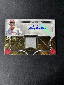 2025 Topps Tier One Lou Piniella Trikot Auto # /99 Rot - Bild 1 von 2