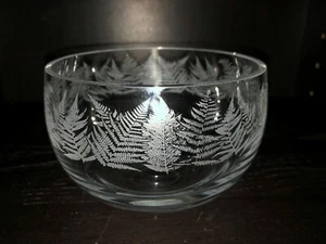 Milford Collection Animo Glass - SANDBLASTED FRIEZE Bowl - Fern - Picture 1 of 1