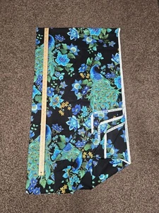 NOS 4+ yds Beautiful Peacock Plume CM8662 Cotton w/ Metallic FABRIC Quilt Craft - Picture 1 of 5