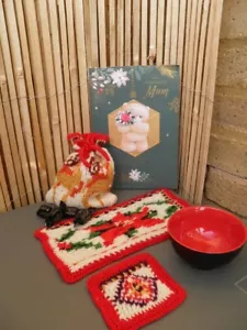 Christmas Set: Knitted Pouch, Placemat and Coaster Hand Made Wool Blend - Picture 1 of 9