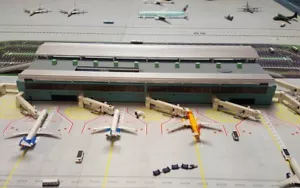 GEMINIJETS GJARPTB 1/400 AIRPORT TERMINAL SET INC 7 X AIR BRIDGES LIGHTING NEW - Picture 1 of 1