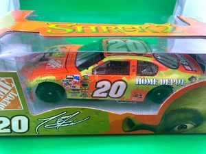 Tony Stewart Shrek 1/24 & 1/64 Die Cast Nascar nuovo con Bobby Labonte - Foto 1 di 3