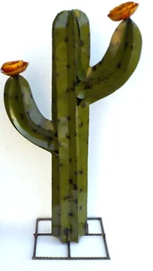 METAL YARD ART 38" SAGUARO CACTUS SCULPTURE LIGHT OLIVE GREEN W YELLOW FLOWERS - Picture 1 of 4