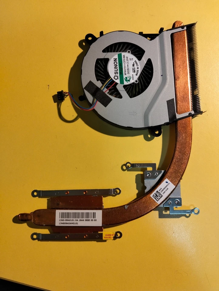 Dissipatore + ventola HEATSINK + FAN per ASUS F555QG 13N0-S9A0101 MF60070V1 - Immagine 1 di 4