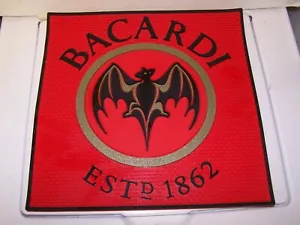 Tappetino Bacardi Rosso Nero BAT Rum Alcool Spirit Barware Uomo Grotta 17 x 17 bello - Foto 1 di 3