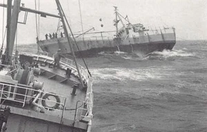 TRISTAN DA CUNHA - Seamanship M. V. Tristania II taking M. V. Melodie in tow, 20 - Picture 1 of 2
