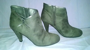 PREDICTIONS WOMAN'S ANKLE BOOTS SIZE 9 BY AVON 3" HEEL - Picture 1 of 7