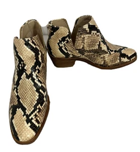 Vince Camuto Abrinna Stiefelette - Shortbread Desert Python - Größe 9M - NEU IM KARTON - Bild 1 von 6