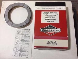 OEM STARTER SPRING(1) VERTICAL PULL BRIGGS & STRATTON 390066 NEW IN BOX - Picture 1 of 5