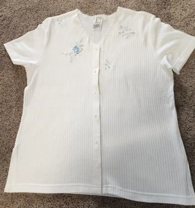 White Ribbed Short Sleeve Button-Up Blouse with Floral Embroidery - Picture 1 of 7