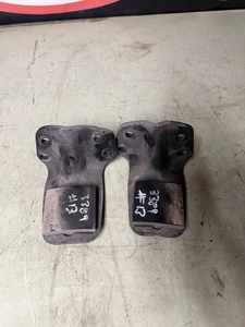 F81A5700CA 99-16 Ford F250 F350 Auxiliar 2 Soportes de resorte de hoja trasera OEM #13 - Imagen 1 de 11