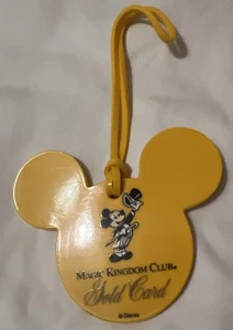 Vintage Disney Magic Kingdom Club Gold Card Luggage Tag NOS Yellow - Picture 1 of 11